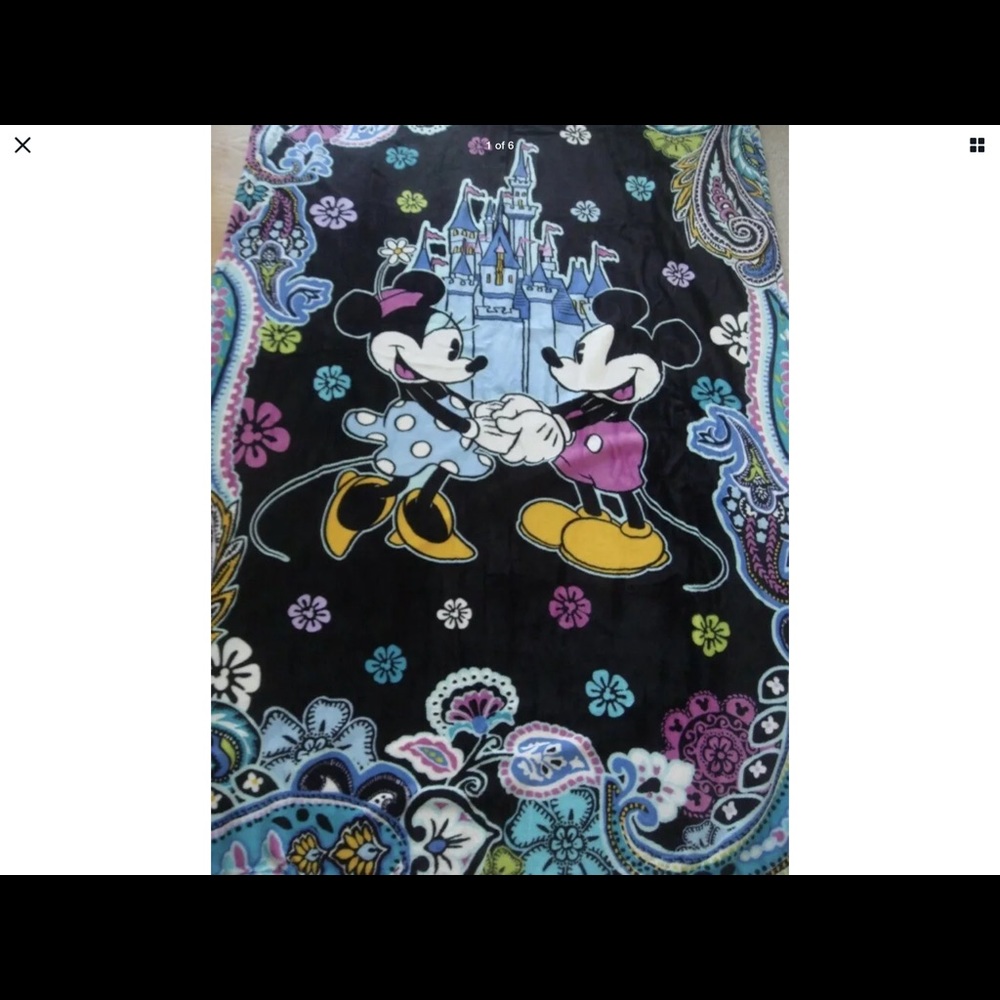 Vera Bradley Disney Mickey & Minnie Blanket
